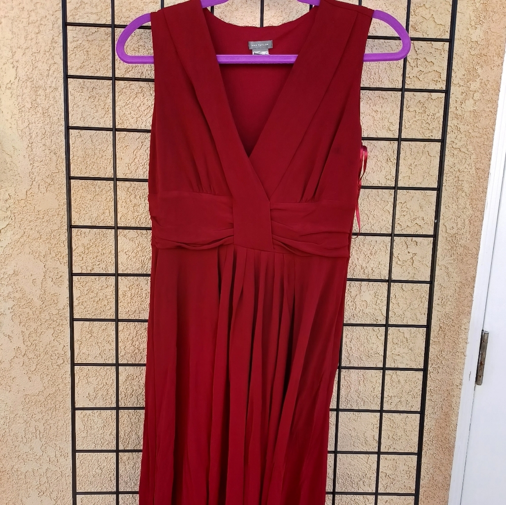 Ann Taylor Red Deep V-Neck Midi Formal Cocktail Dress Front Twist